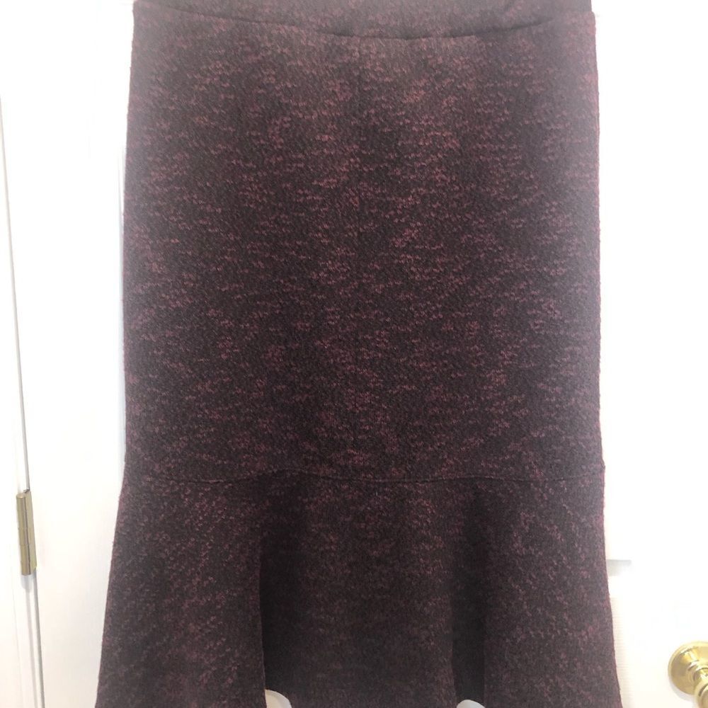 Lands’ End midi burgundy skirt, size small - Picture 5 of 8